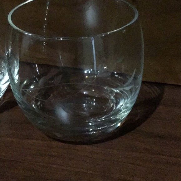 Vintage Etched glassware. Set of 3. - Picture 5 of 6